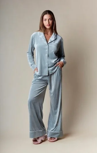  Trendy Women's Bucket - hat styleVelvet PJ Set