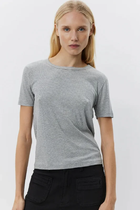  Edgy Women's PunkNatalia | Grey Mel. | T-shirt fra Sofie Schnoor