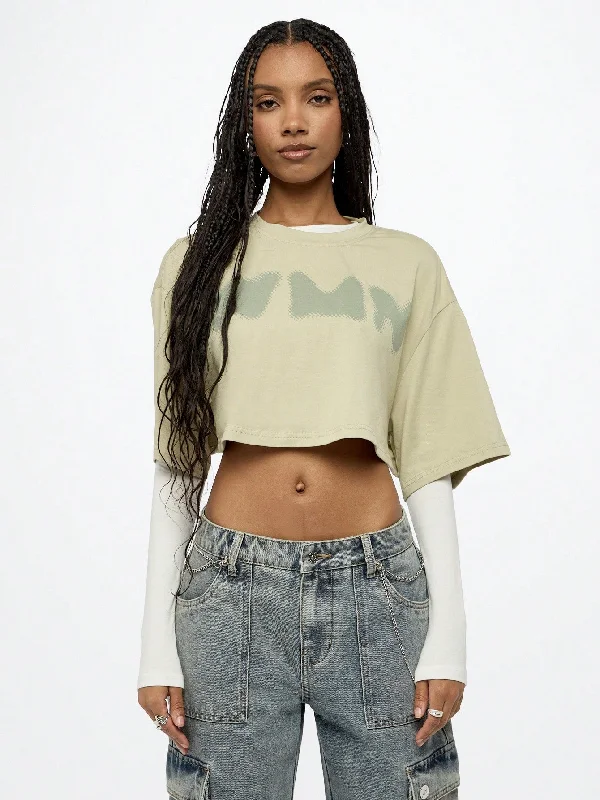  Minimalist Women's CasualSUMWON WOMEN Street Cropped Oversized Graphic Double Layer T-Shirt