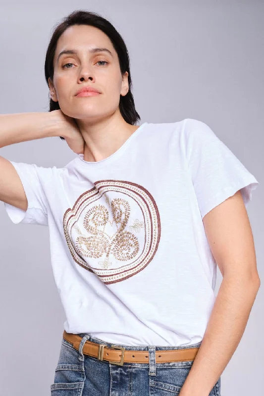  GeometricZano O-SS Embroidery Tee  | White | T-shirt fra Mos Mosh