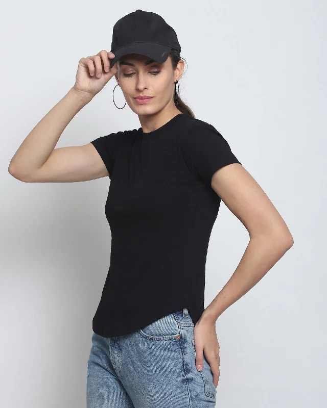  Relaxed Women's Women Crew Neck Top: Solid Black