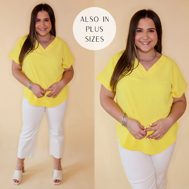  Refined Women's Classic Cause To Celebrate V Neck Short Sleeve Top in Yellow