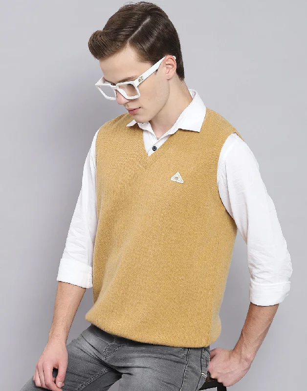 Men Brown Solid V Neck Sleeveless Sweater