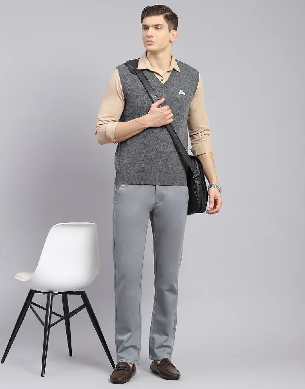 Men Grey Solid V Neck Sleeveless Sweater