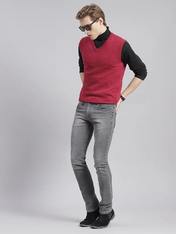 Men Maroon Solid V Neck Sleeveless Sweaters/Pullovers