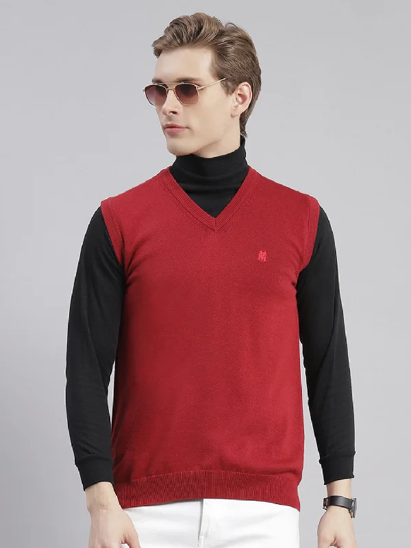 Men Maroon Solid V Neck Sleeveless Sweaters/Pullovers